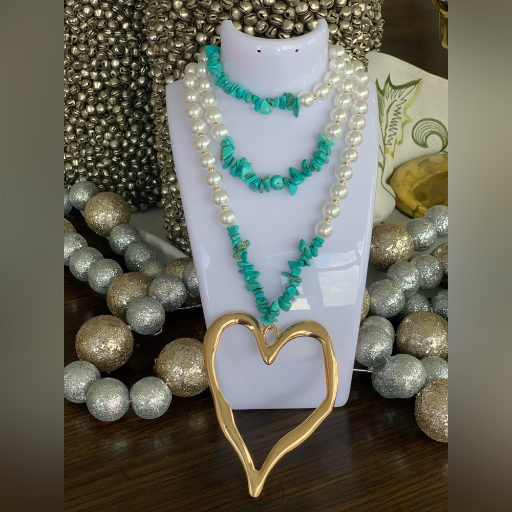 Pretty Necklace for casual/elegant look. NWOT